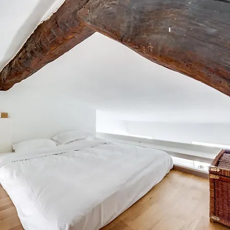 Chatelet, Rue De La Ferronnerie - Id 161 Apartamento París